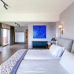 Hotel Simurg